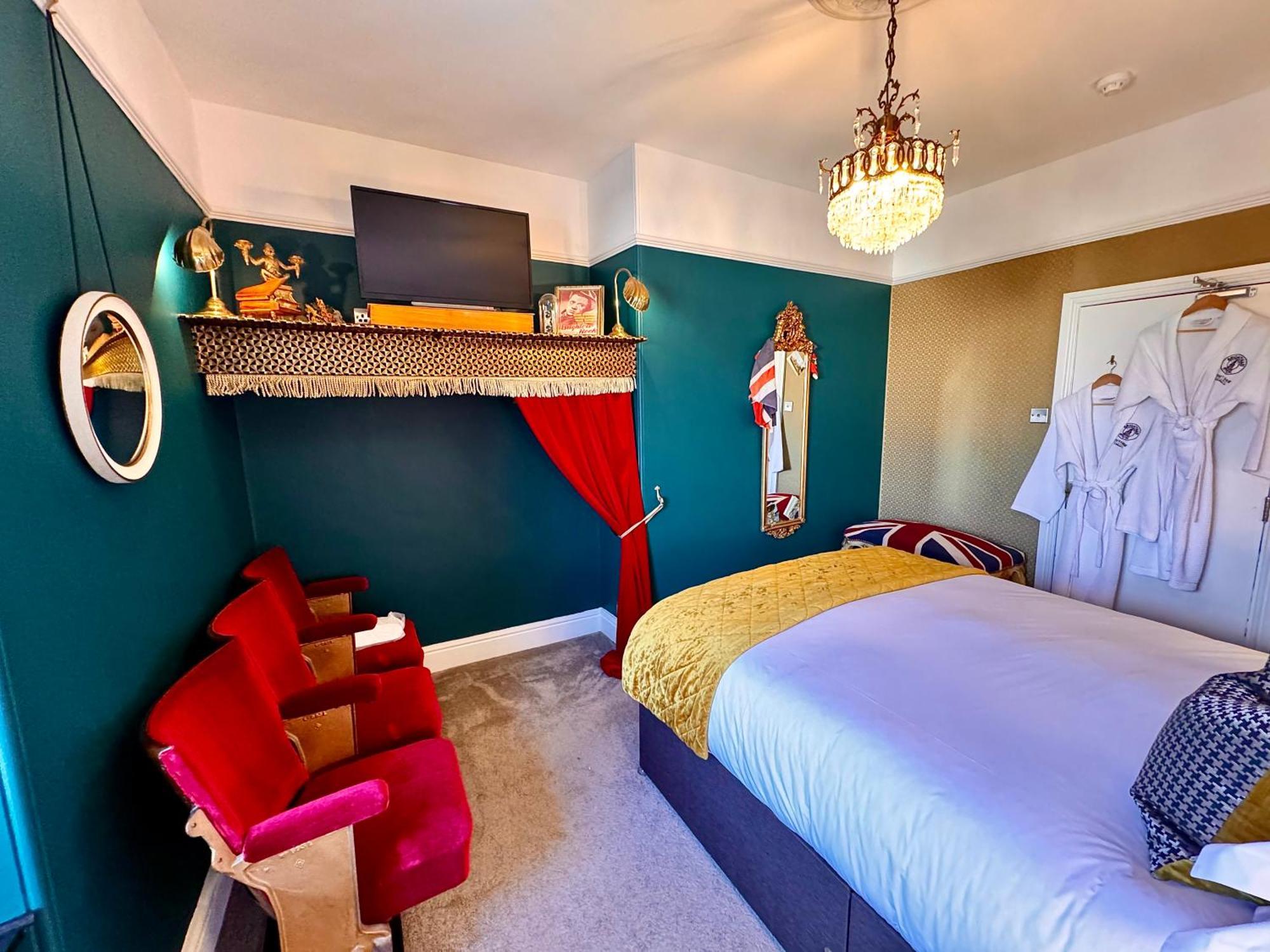 Brightham House - Exclusively For Adults