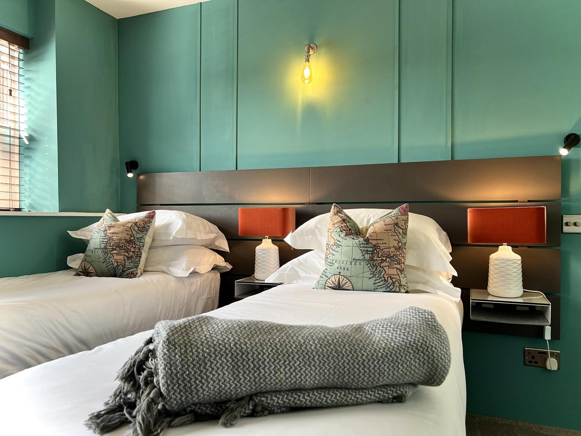 Bed & Breakfast Brightham House - Exclusively For Adults