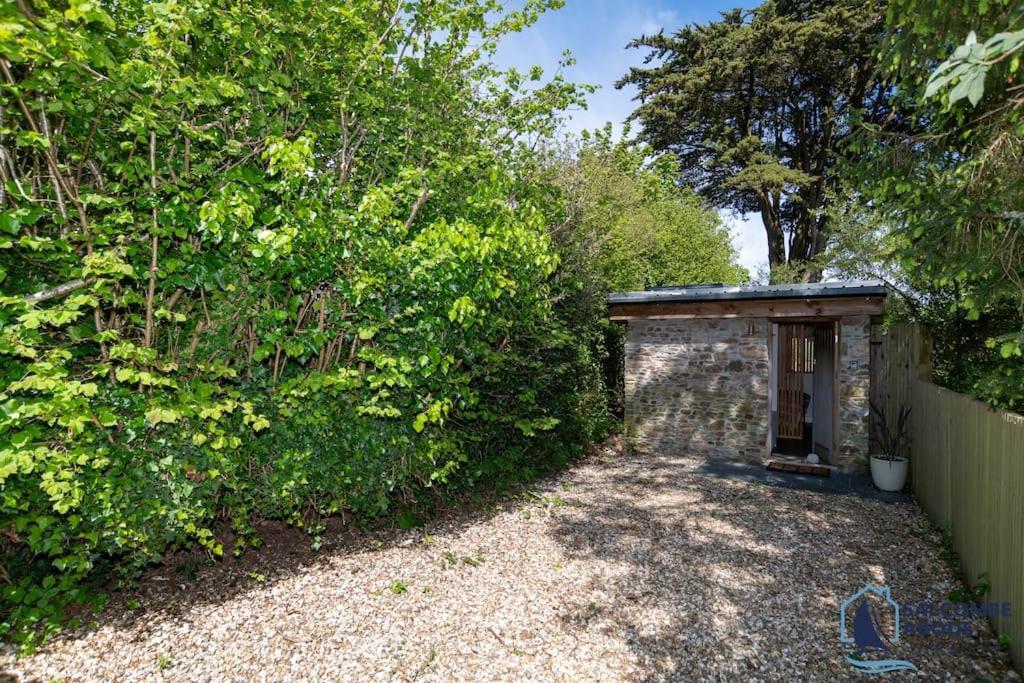 The Hideout-boutique Cabin, Estuary View & Parking * Salcombe