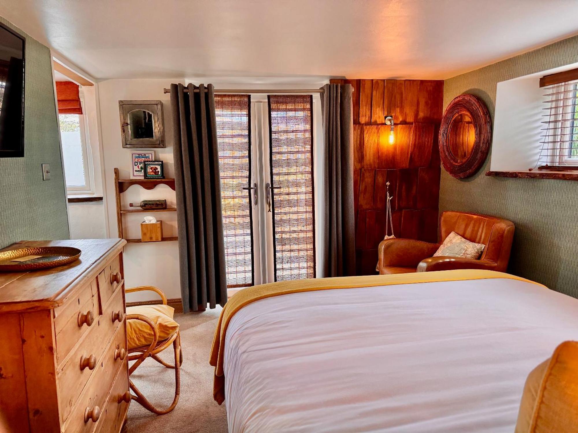 Brightham House - Exclusively For Adults Bed & Breakfast