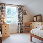 7 Glenthorne House