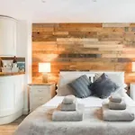 Delightful Salcombe House With Panoramic Views