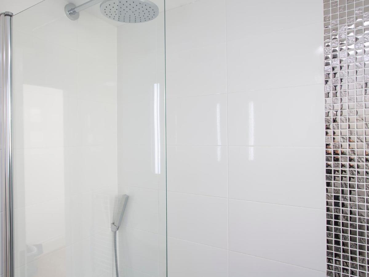 1 Lyndhurst * Salcombe