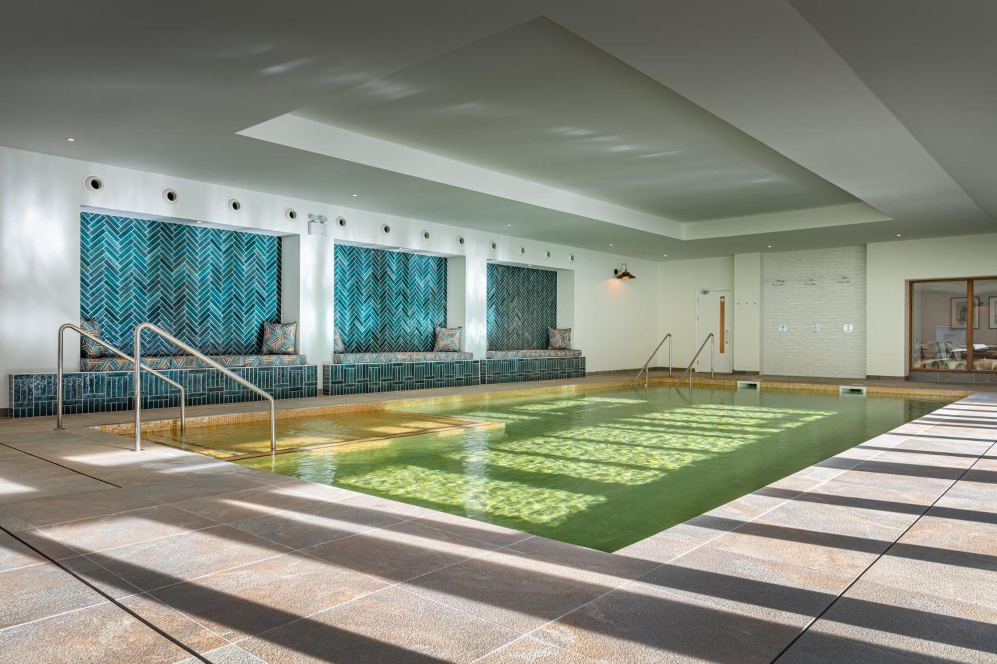 Hotel Harbour Club, & 4*