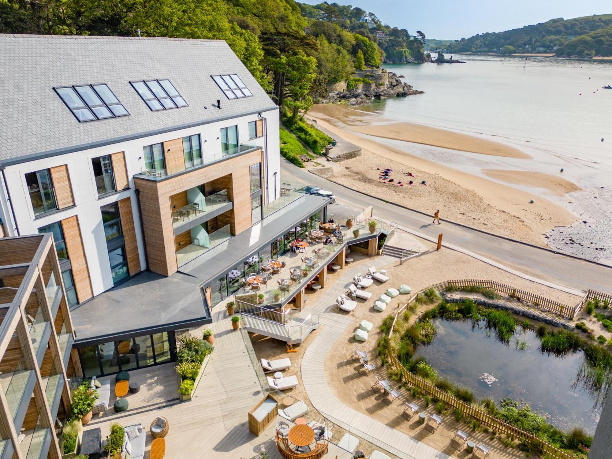 Harbour Club, &
