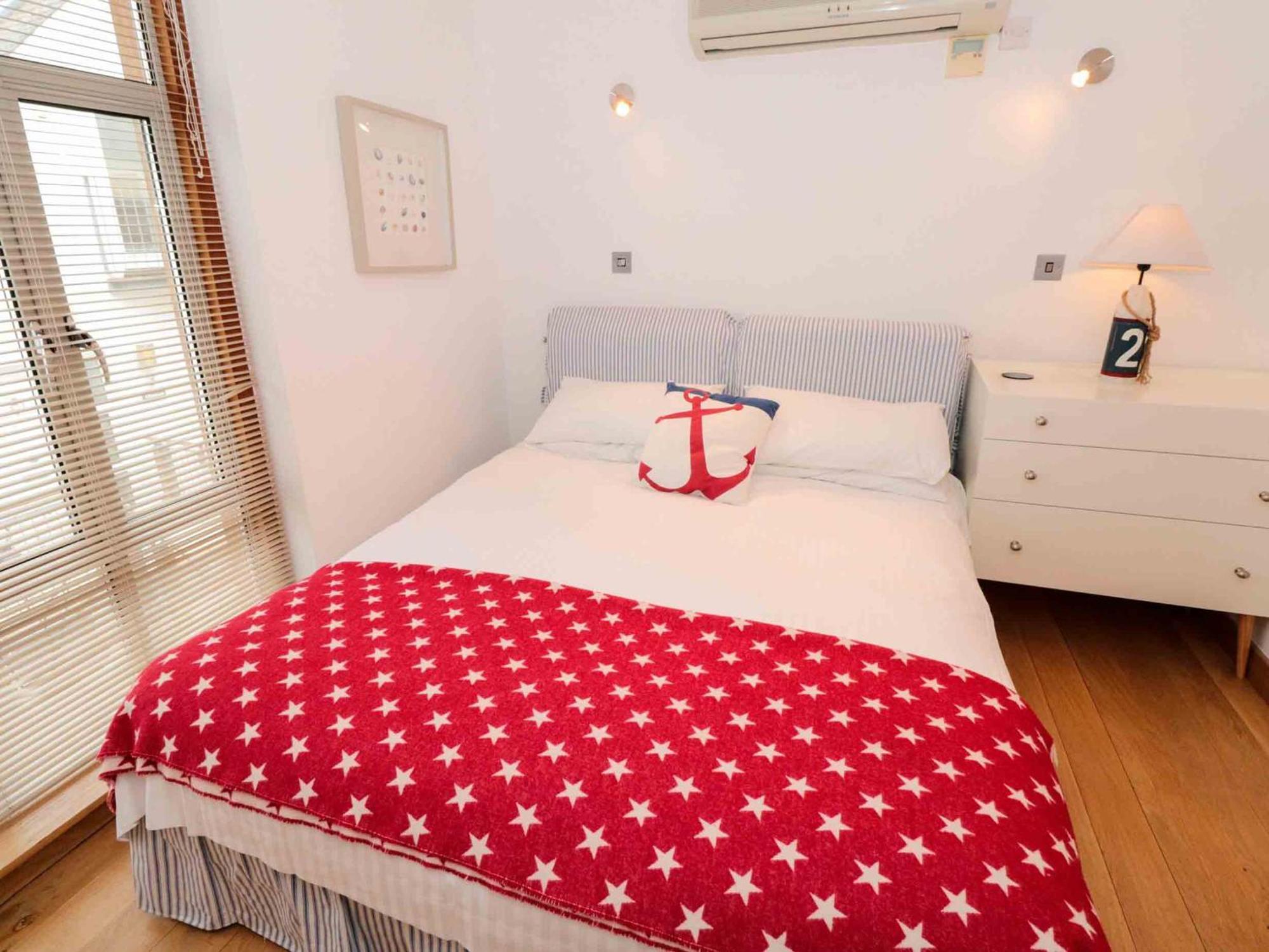 5 Harbour Yard Salcombe