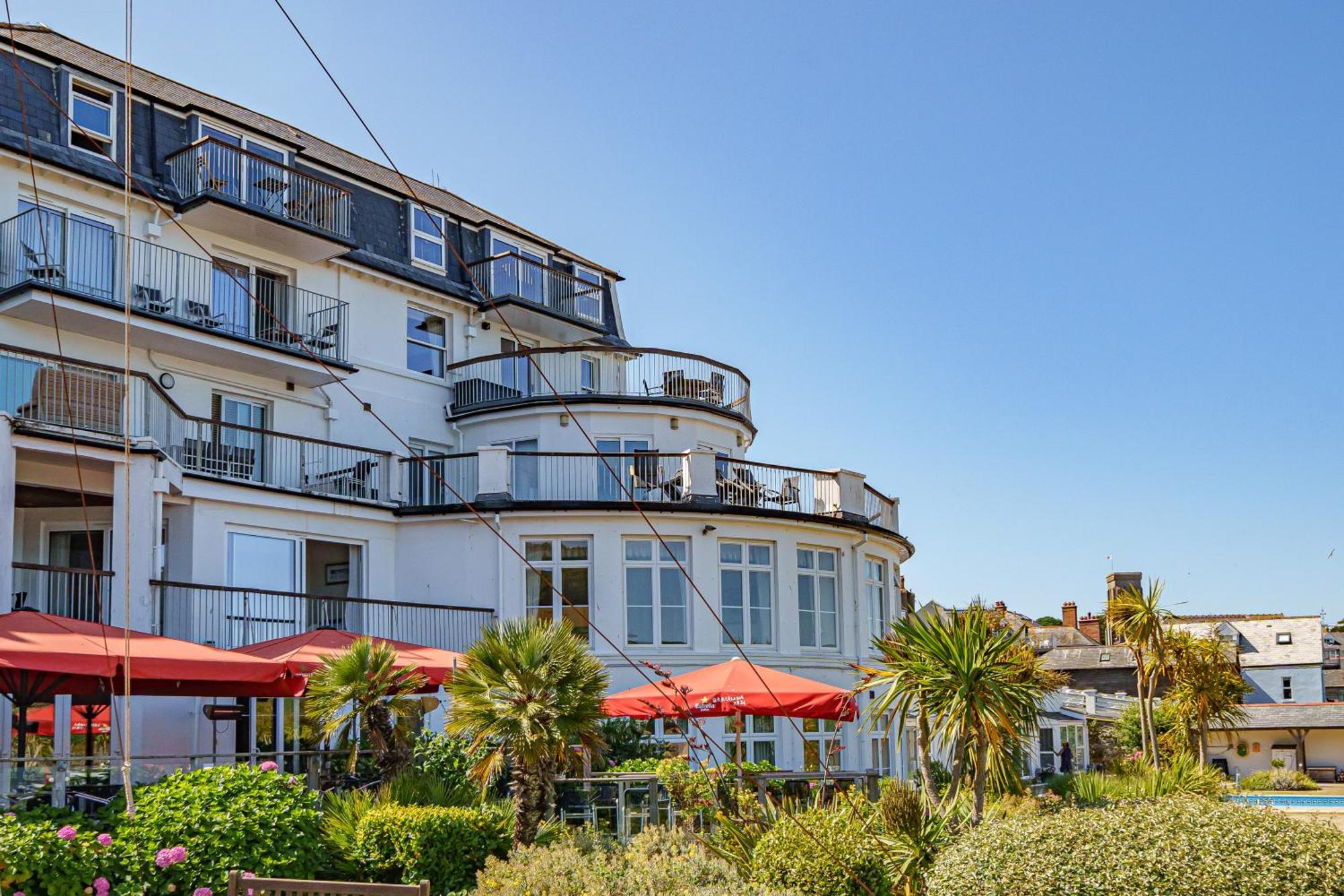 N ° 42 The * Salcombe