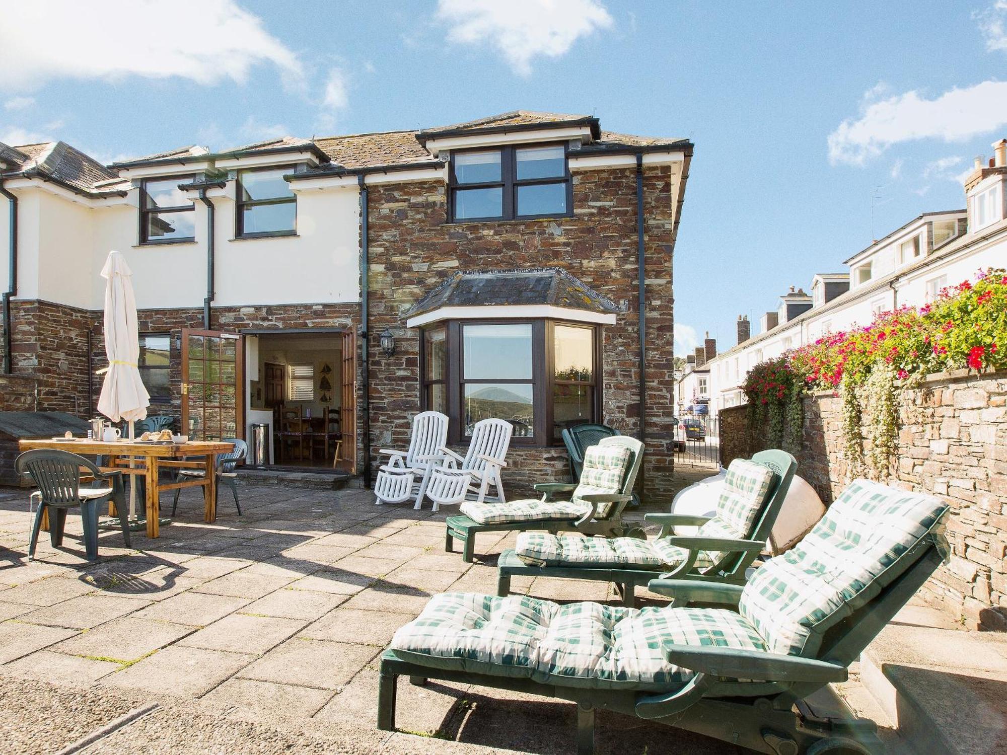 Island Quay 10