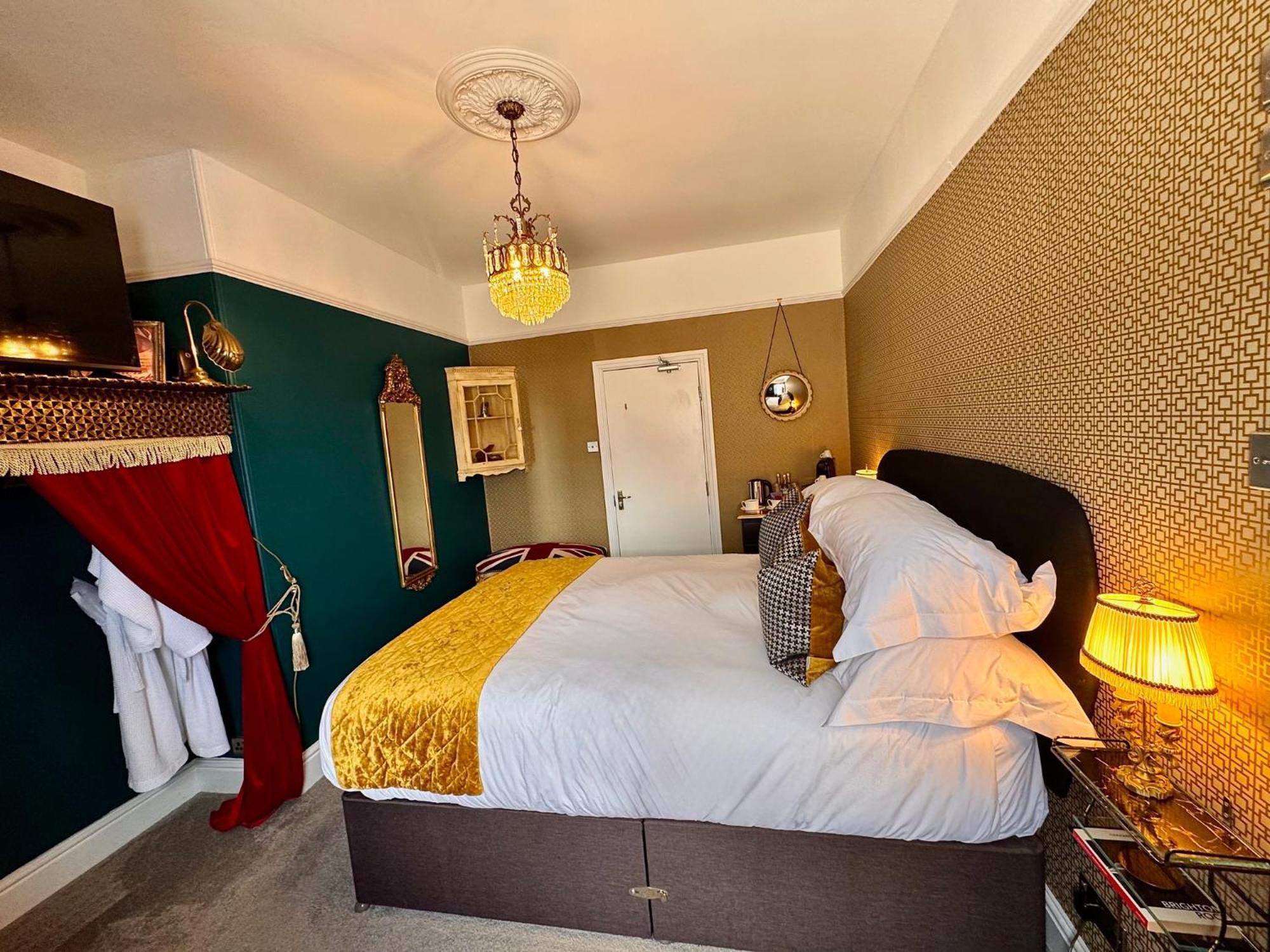 Bed & Breakfast Brightham House - Exclusively For Adults 5*