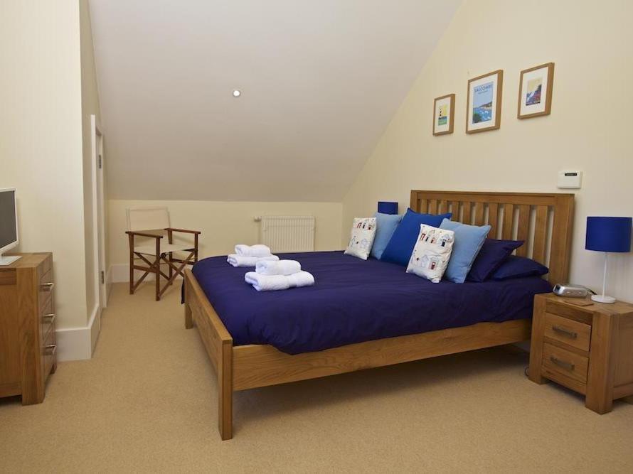 1 Combehaven